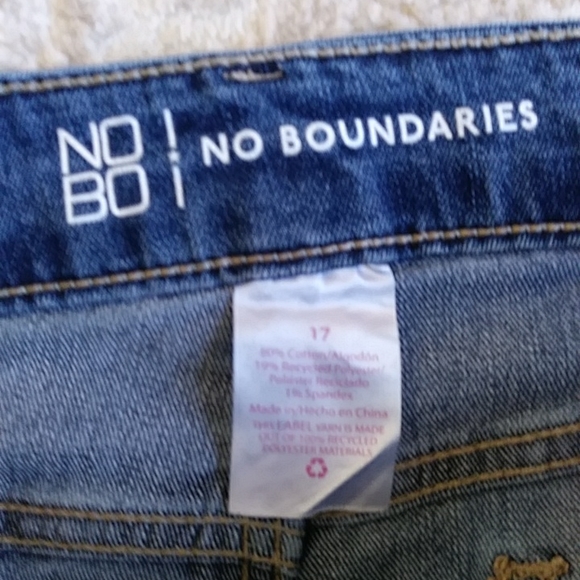 No Boundaries Distressed Bootcut Jeans - Picture 3 of 15